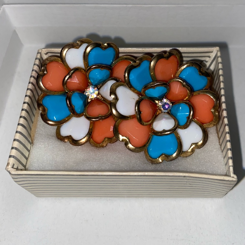 Vintage Clip on earrings!
